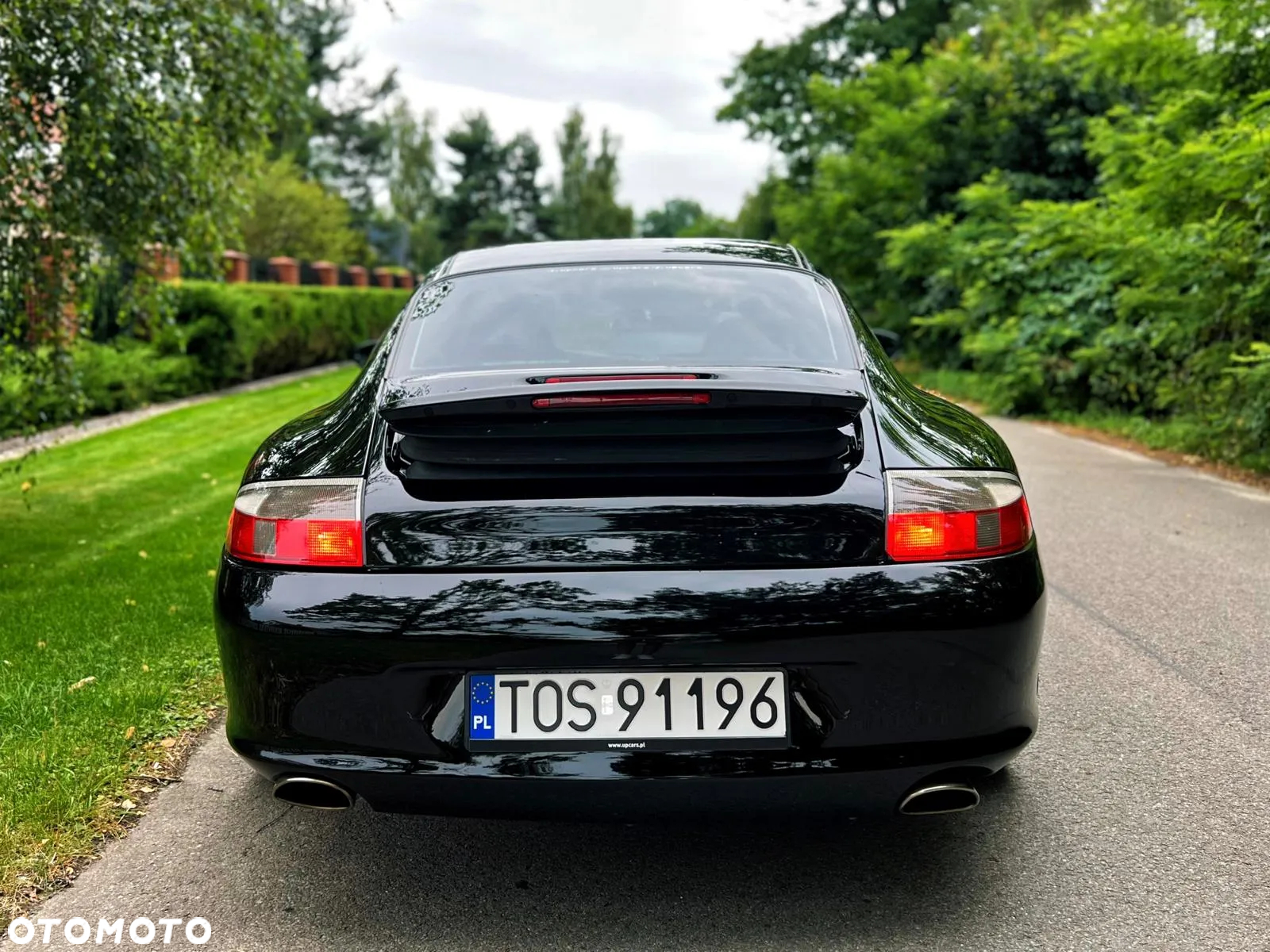 Porsche 911 Carrera - 10