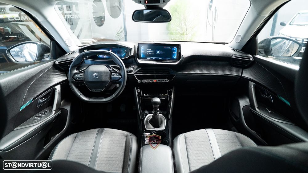 Peugeot 2008 1.2 PureTech Allure - 23