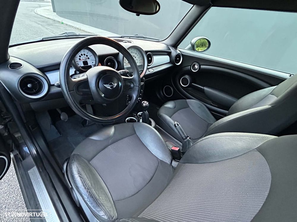 MINI Cabrio Cooper D - 8
