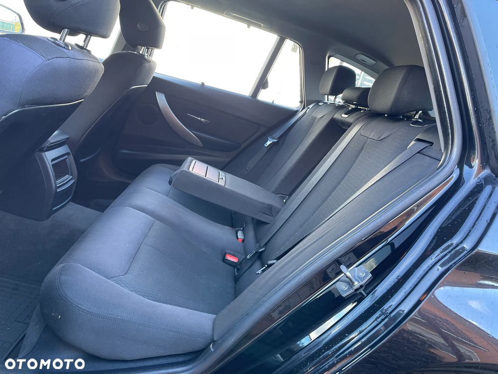 BMW Seria 3 318d Blue Performance Modern Line - 20