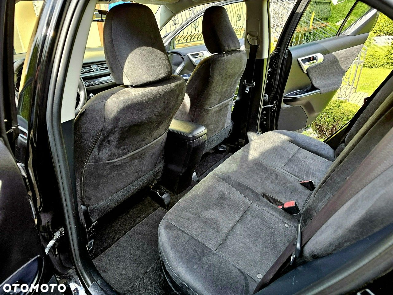 Lexus CT - 10