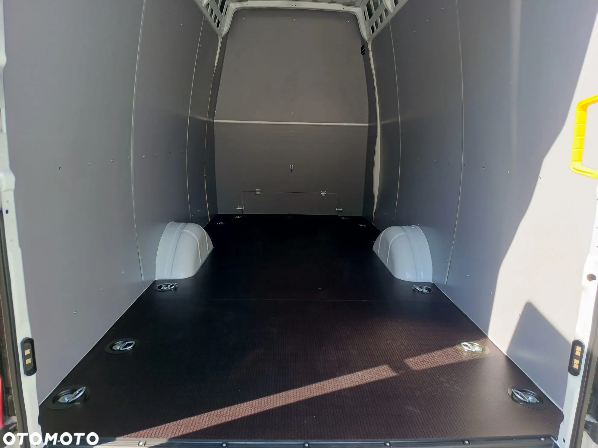 Iveco Daily / Pewny partner w biznesie ! - 8