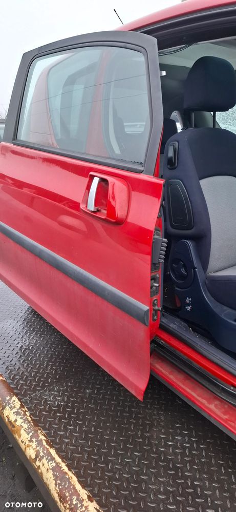 Peugeot 1007 1,4 b 2005 na części - 19