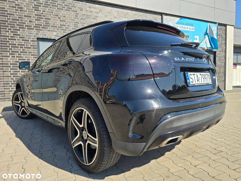 Mercedes-Benz GLA 200 7G-DCT AMG Line - 31