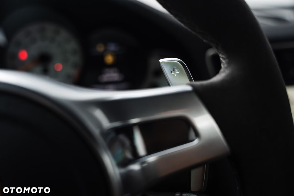 Porsche 911 GT3 - 12