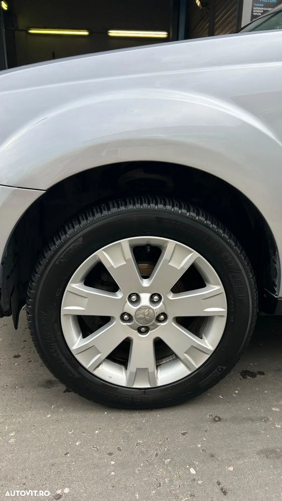 Mitsubishi Outlander 2.2 DI-D Intense + - 10