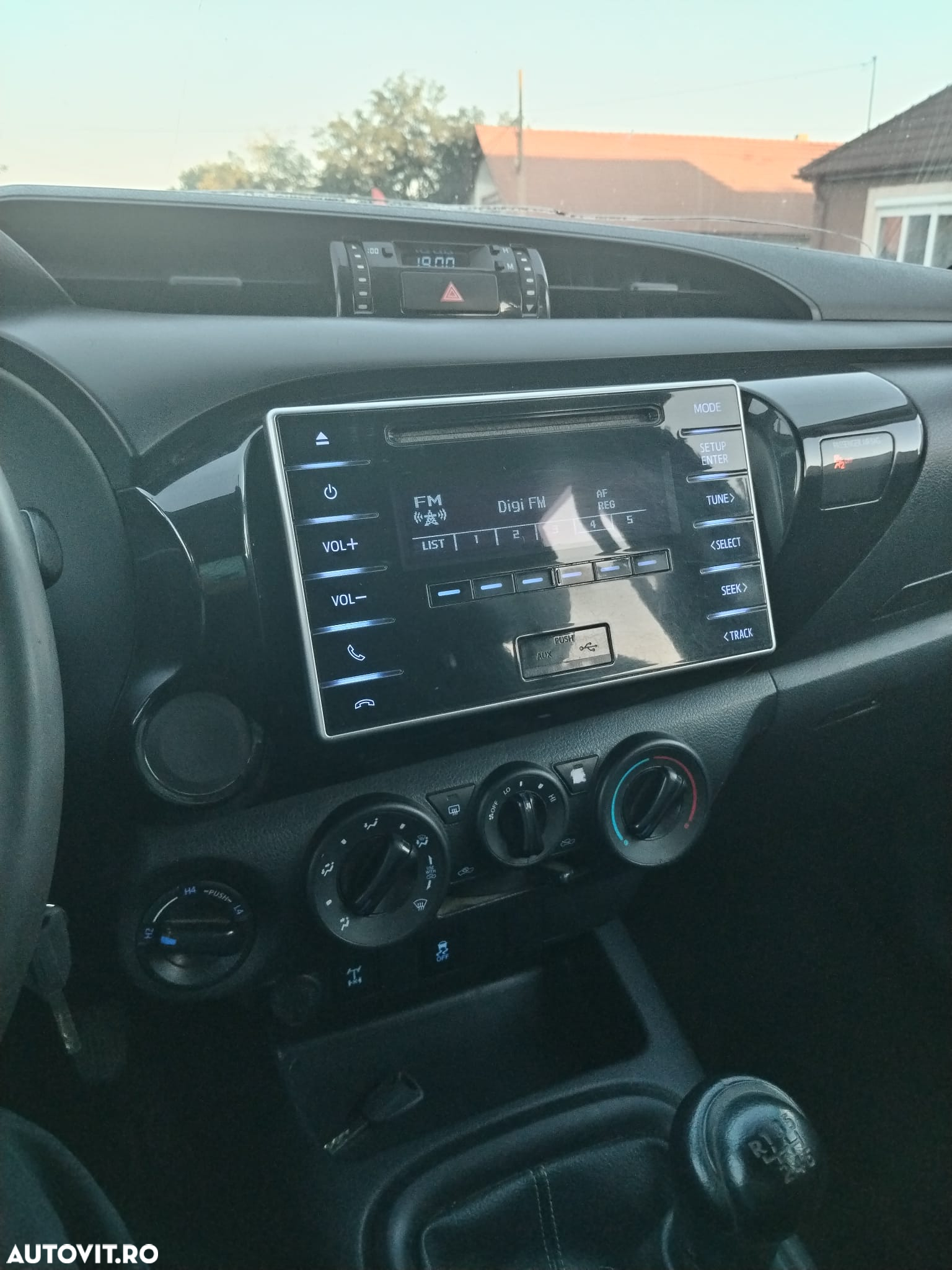 Toyota Hilux 4x4 Double Cab M/T cu Safety Sense Comfort - 9