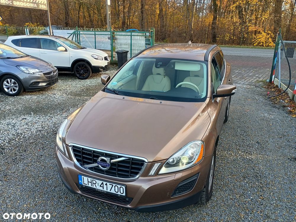 Volvo XC 60 D5 AWD Momentum - 8