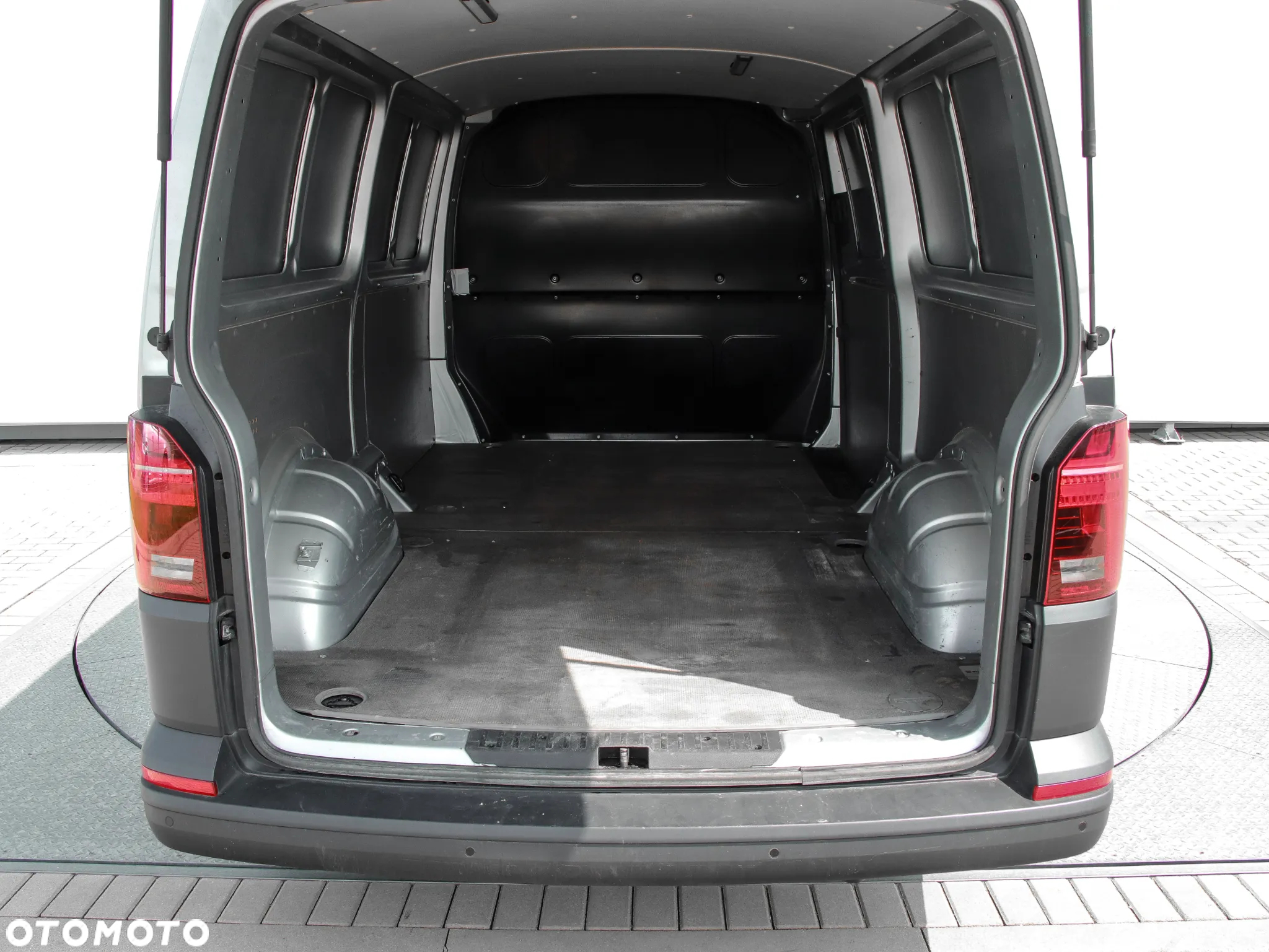 Volkswagen Transporter - 9