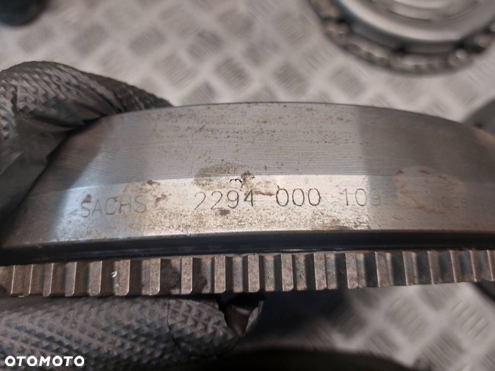 KOŁO DWUMASOWE TARCZA DOCISK ŁOŻYSKO OPOROWE VOLVO C30 I 1.6 D GGV30000039 - 8