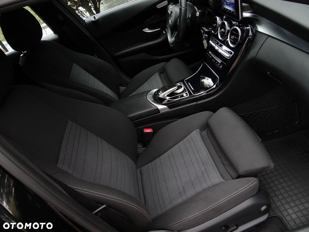 Mercedes-Benz Klasa C 200 (BlueTEC) d T 7G-TRONIC Exclusive - 34