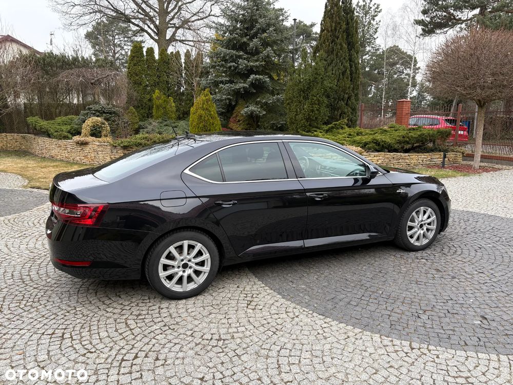 Skoda Superb 2.0 TDI 4x4 L&K DSG - 6