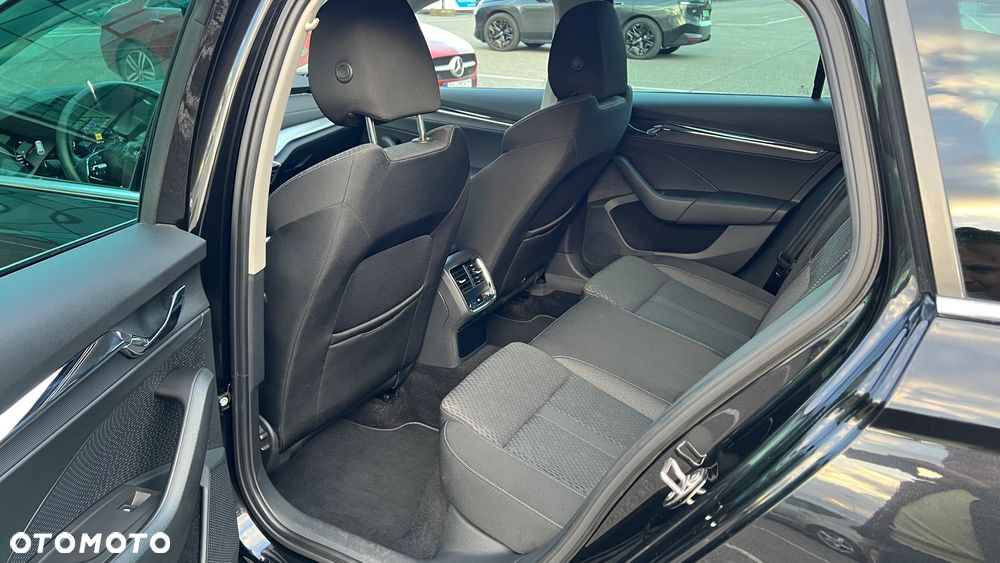 Skoda Octavia 2.0 TDI Style DSG - 8