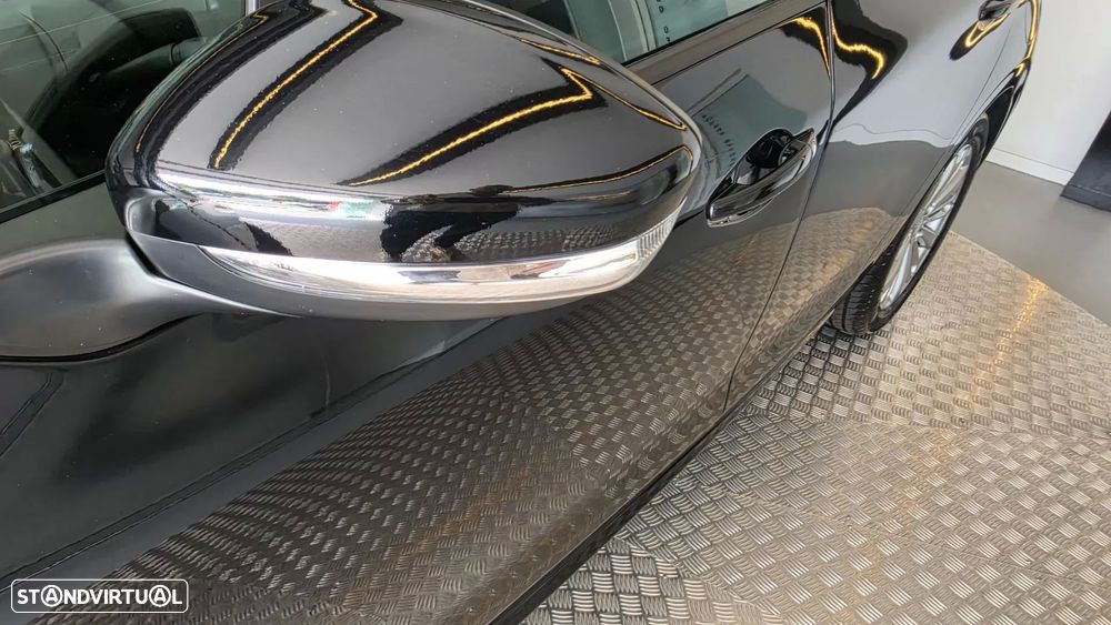 Peugeot 208 1.2 PureTech Signature - 29