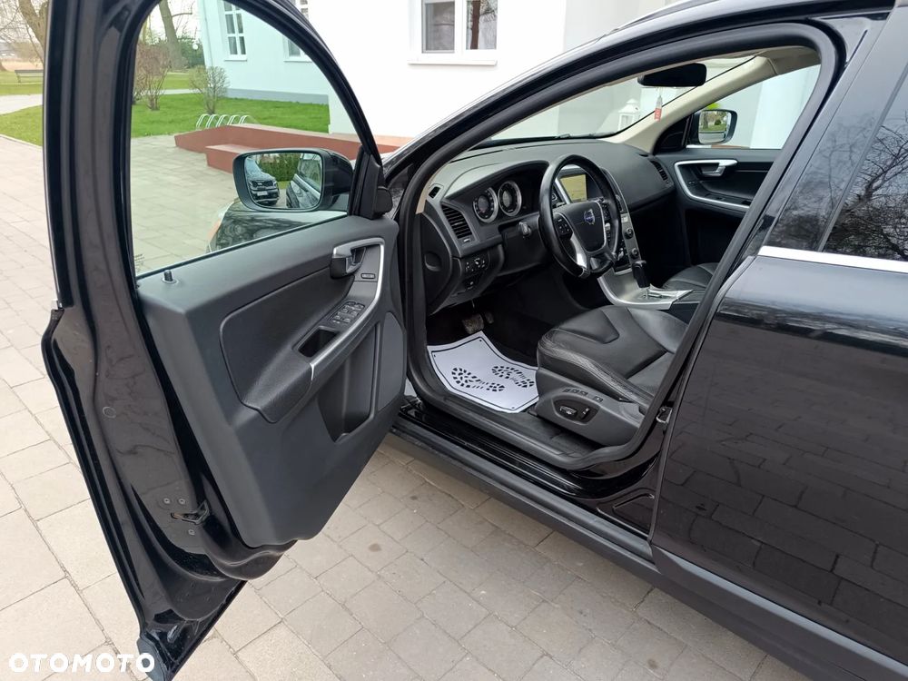 Volvo XC 60 D4 Geartronic Momentum - 24