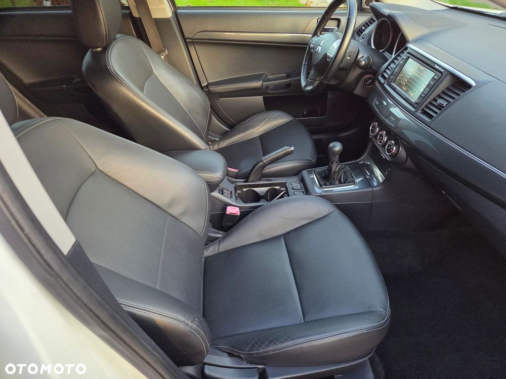 Mitsubishi Lancer 1.8 Instyle NAVI - 22