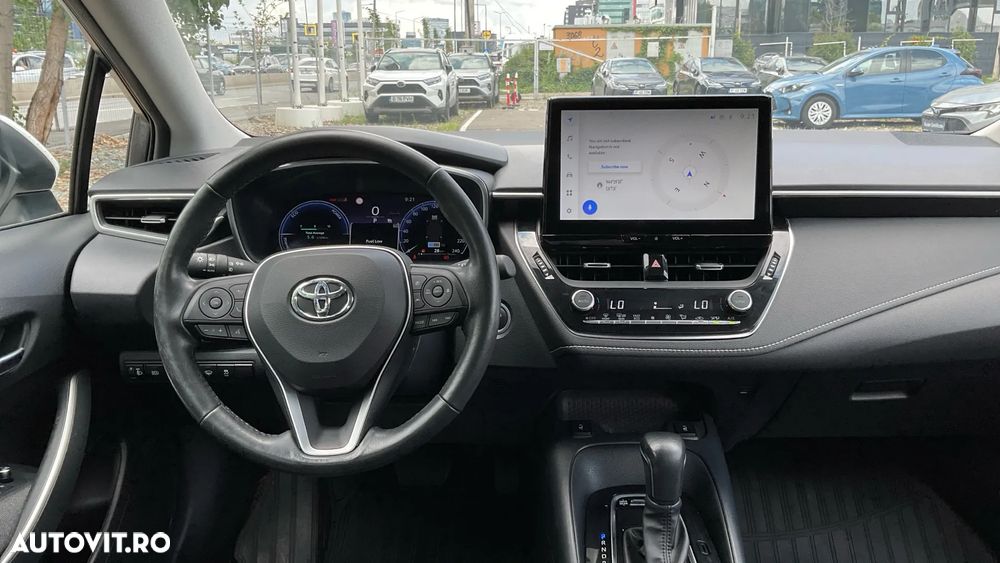 Toyota Corolla 1.8 HSD Business - 18
