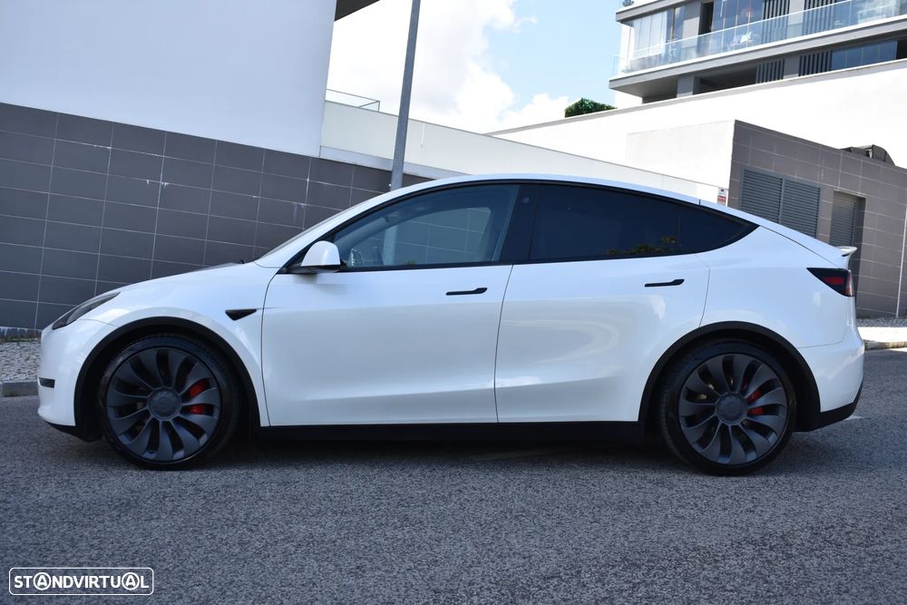 Tesla Model Y Performance Dual Motor AWD - 4