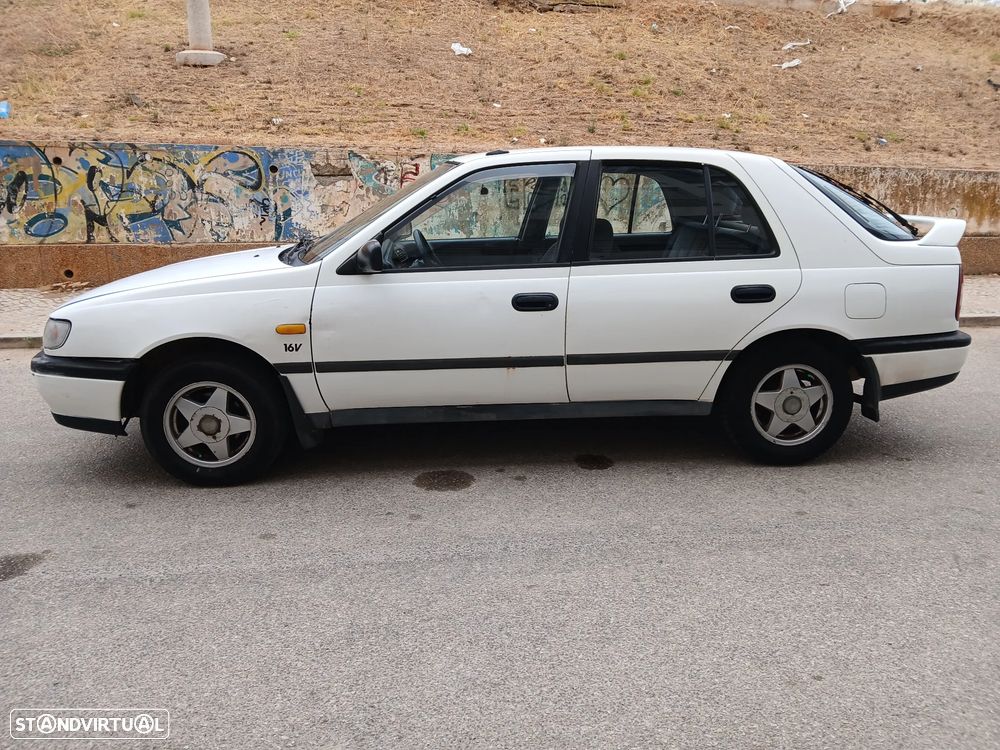 Nissan Sunny Hatchback 1.4 LX - 2