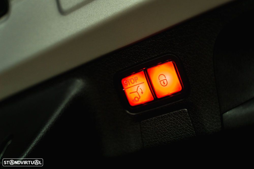 Mercedes-Benz CLA 250 e 8G-DCT AMG Line - 25