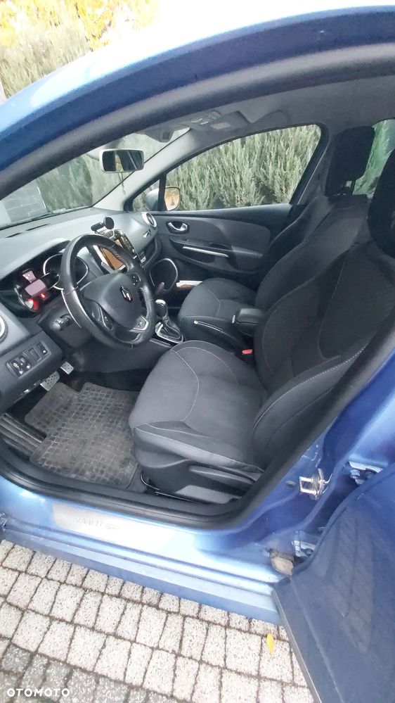 Renault Clio - 10