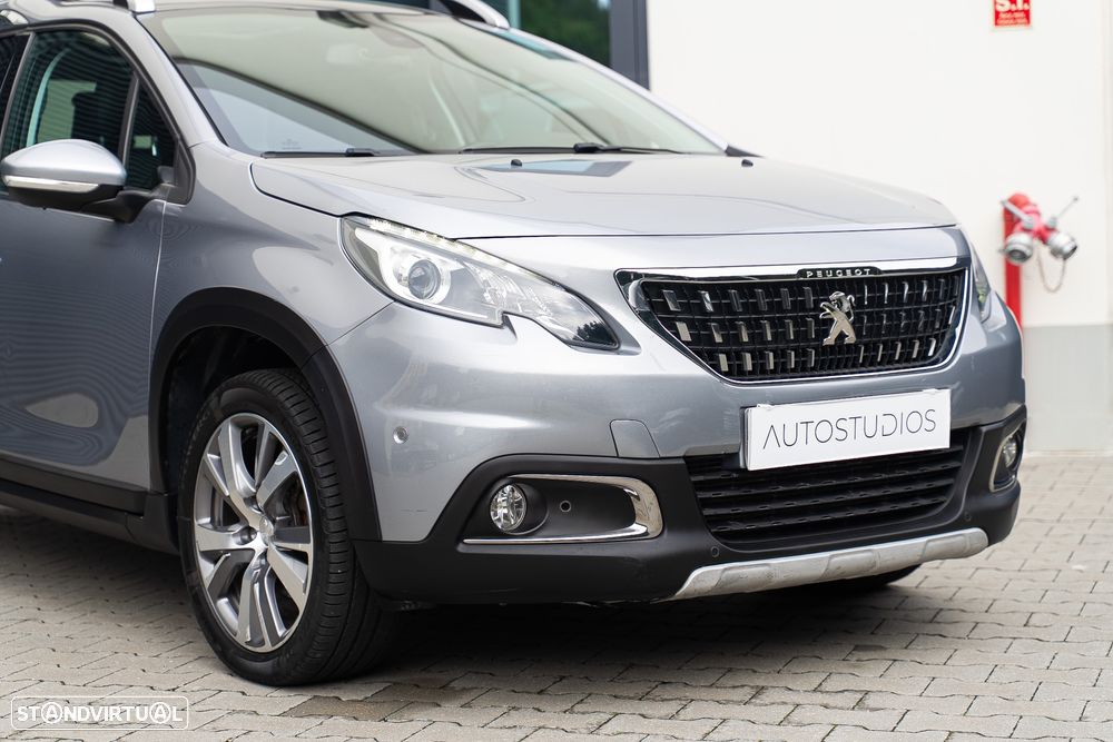 Peugeot 2008 1.2 PureTech Allure EAT6 - 4