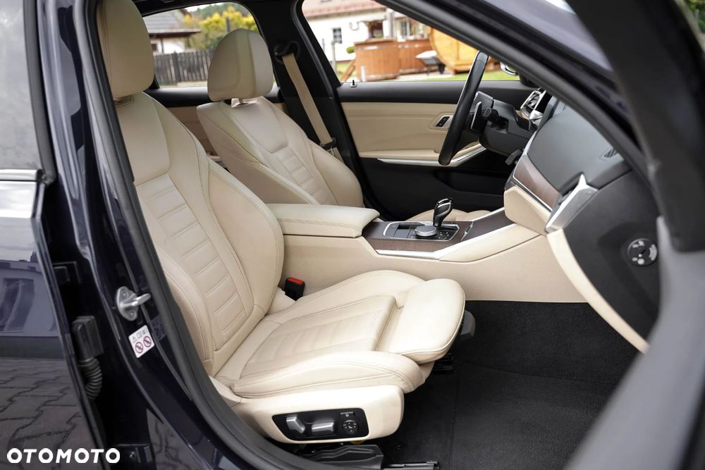 BMW Seria 3 330d xDrive mHEV M Sport - 37