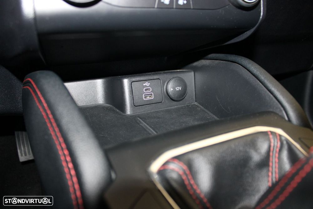 Ford Kuga 1.5 EcoBoost ST-Line - 25