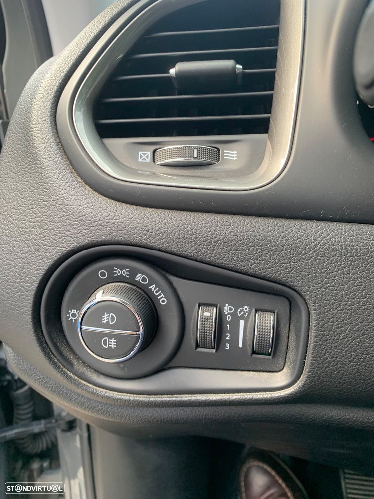 Jeep Renegade 1.0 T Limited — fotografia 7
