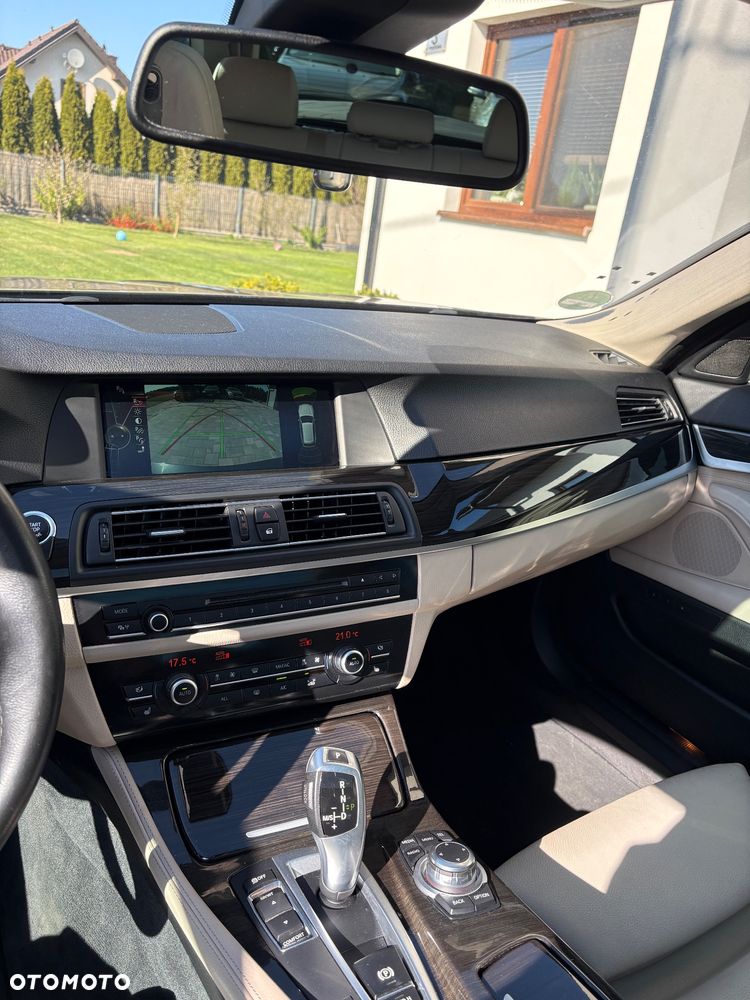 BMW Seria 5 525d - 26