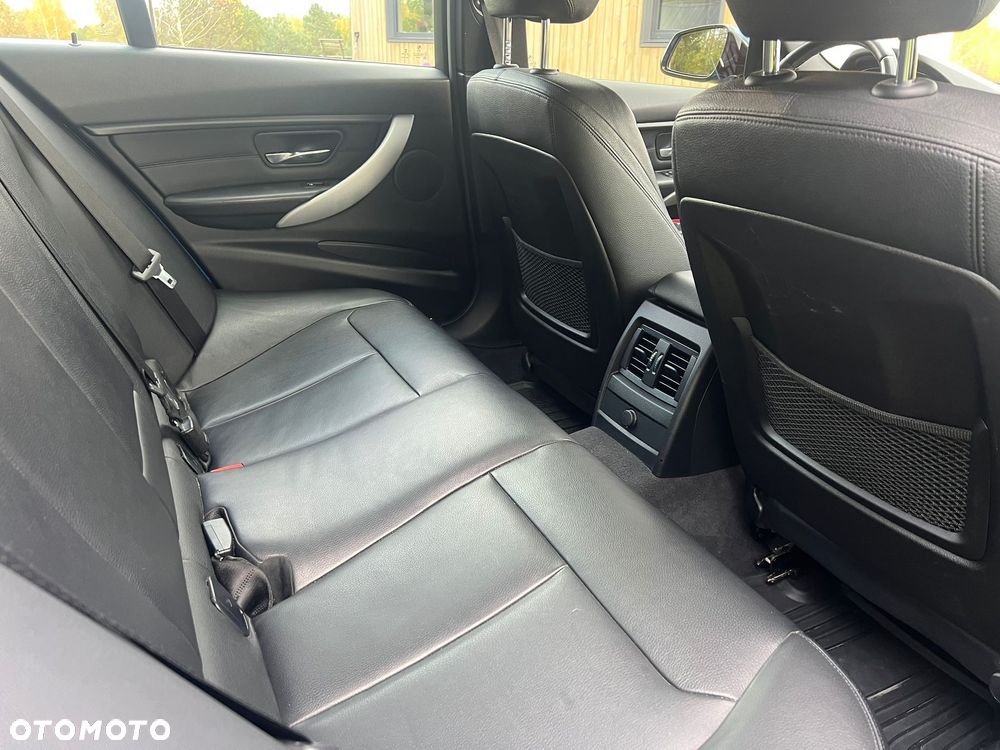 BMW Seria 3 328i - 8