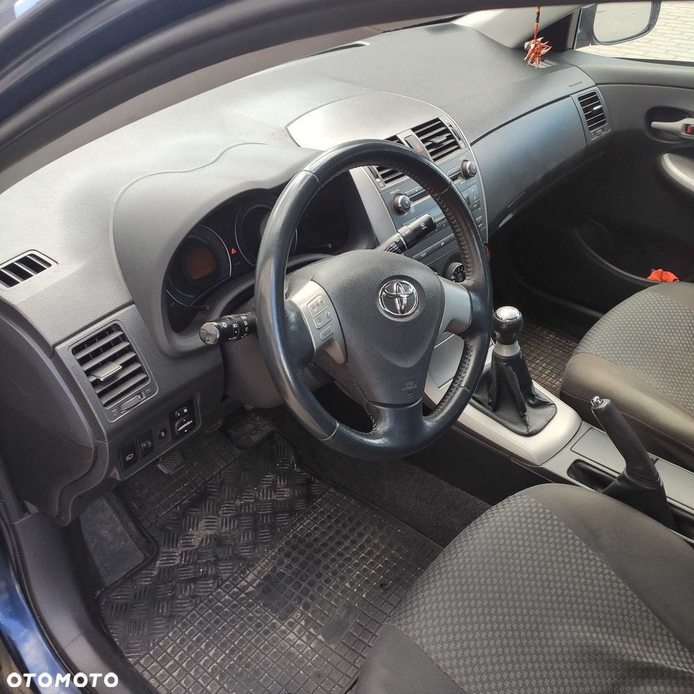 Toyota Corolla - 6