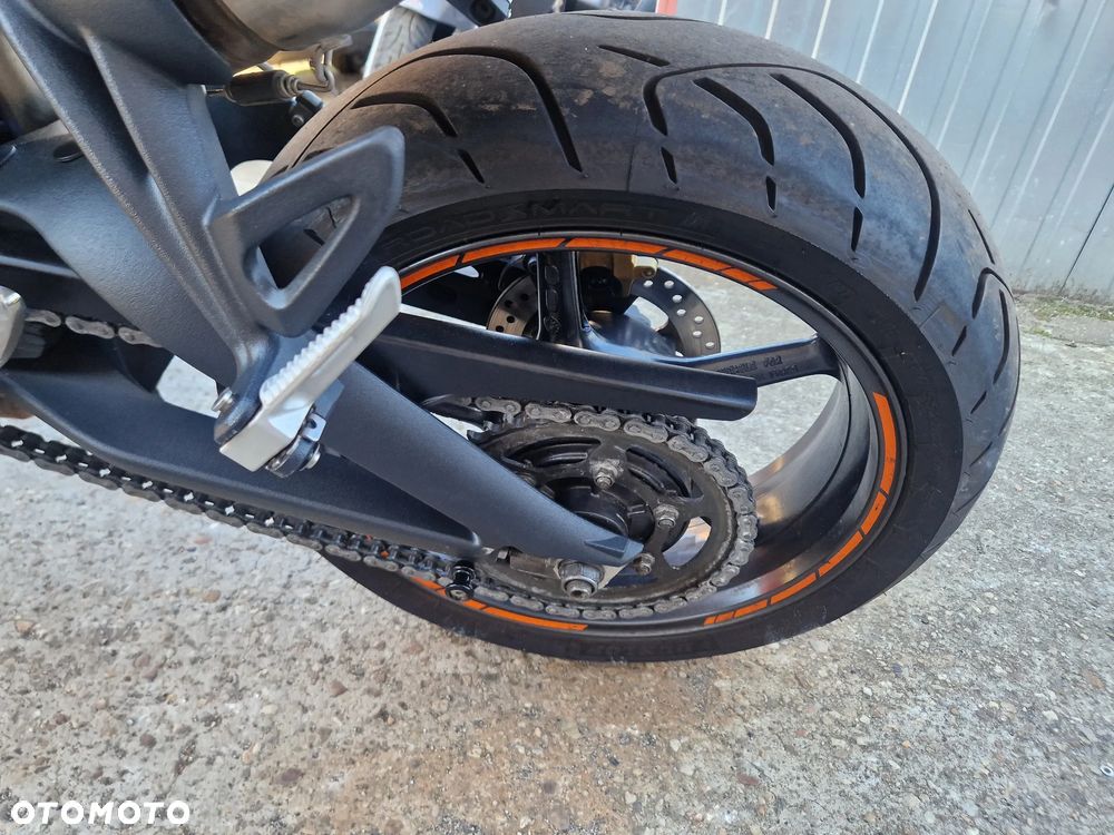 Triumph Street Triple - 26