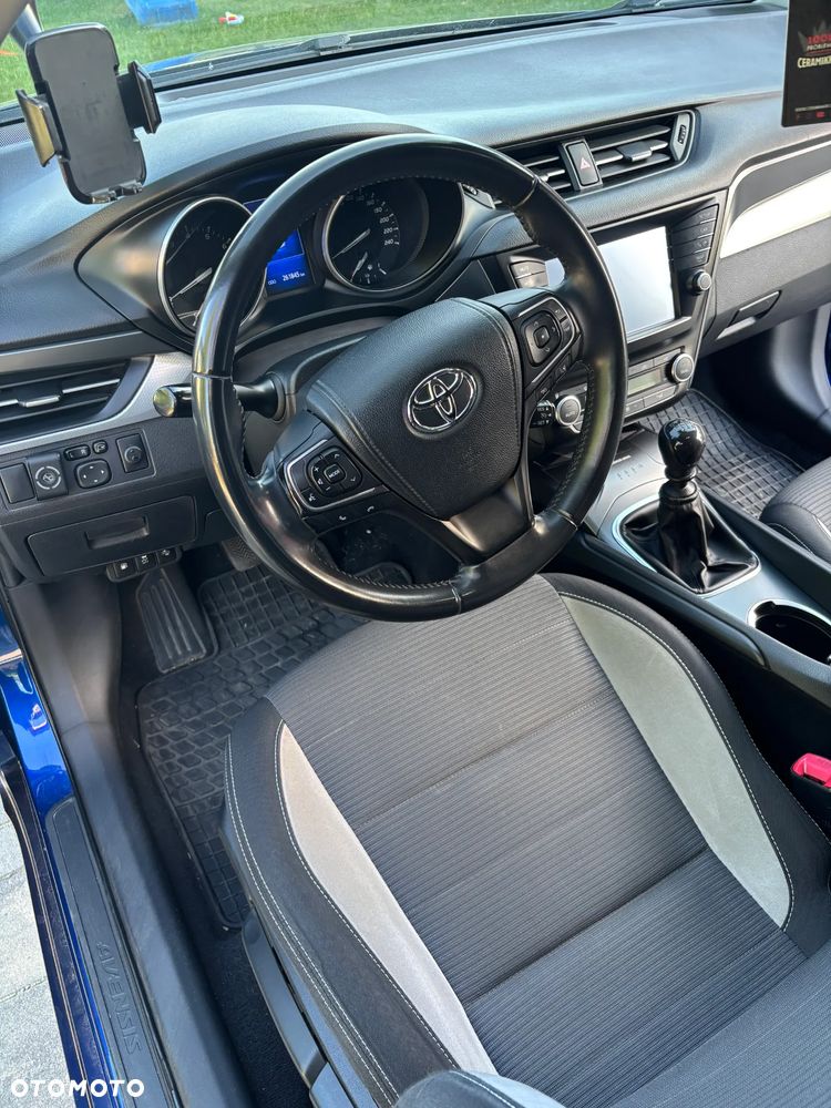 Toyota Avensis 1.8 Premium - 24
