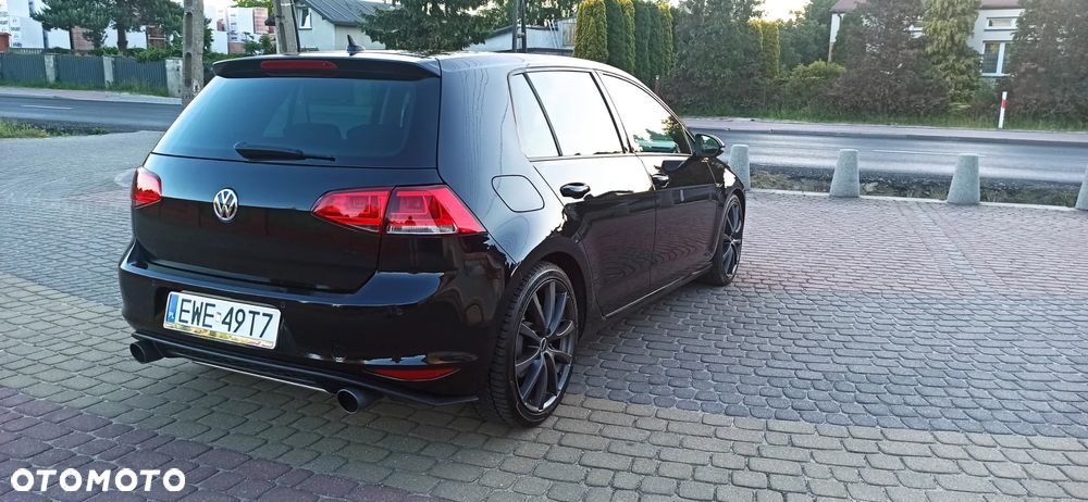 Volkswagen Golf - 4