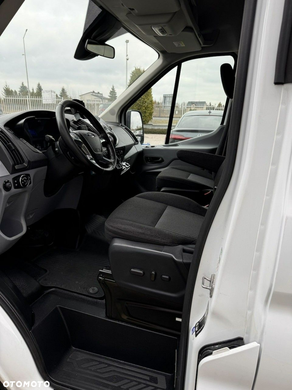 Ford Transit - 32
