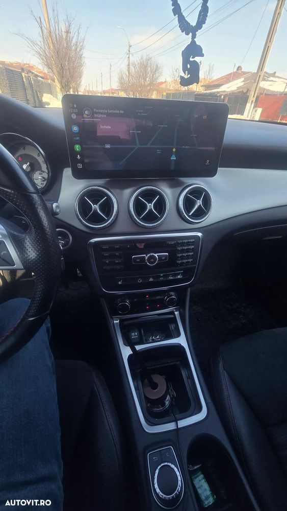 Mercedes-Benz CLA - 13