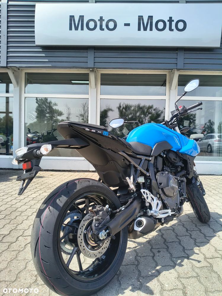 Suzuki GSX - 7