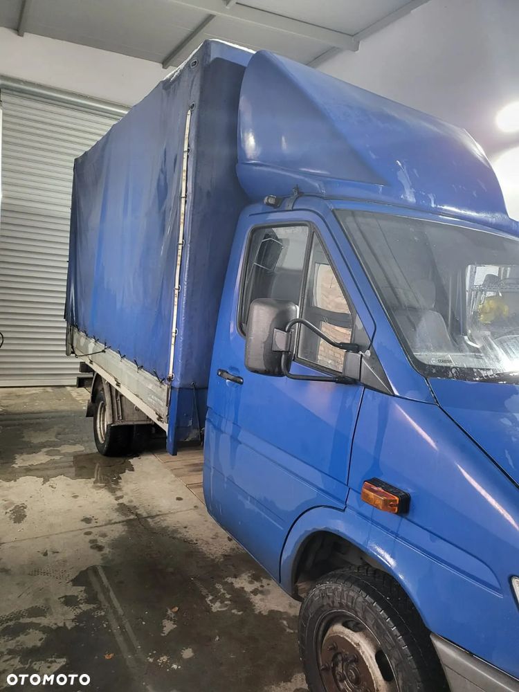 Mercedes-Benz Sprinter - 4