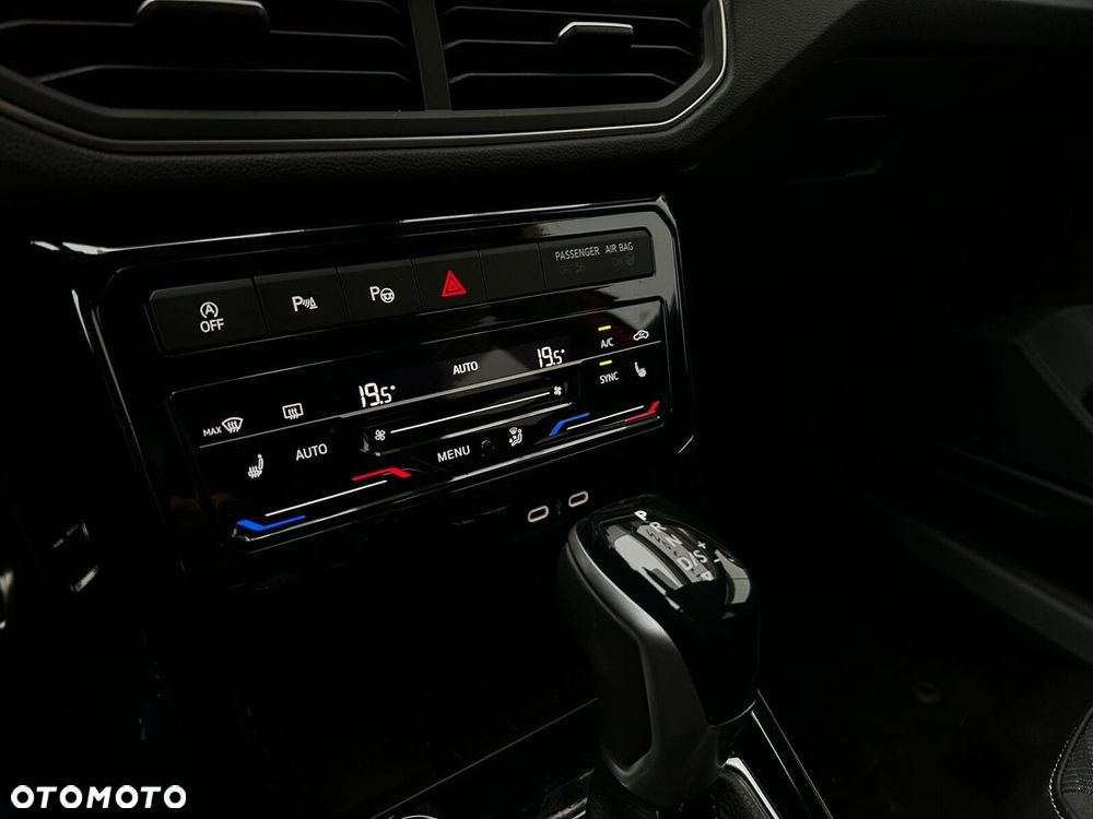 Volkswagen T-Cross - 17