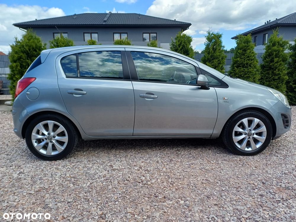 Opel Corsa 1.4 16V Active - 2