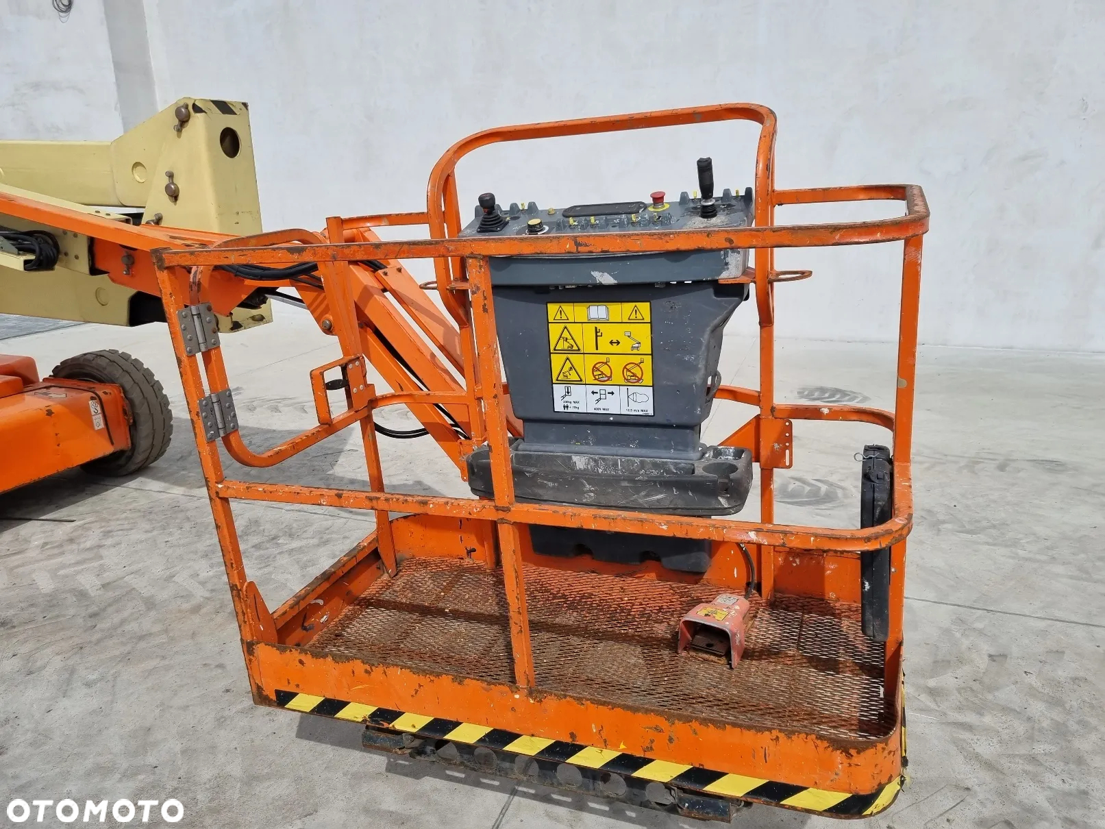 JLG M450AJ - M423 - 13