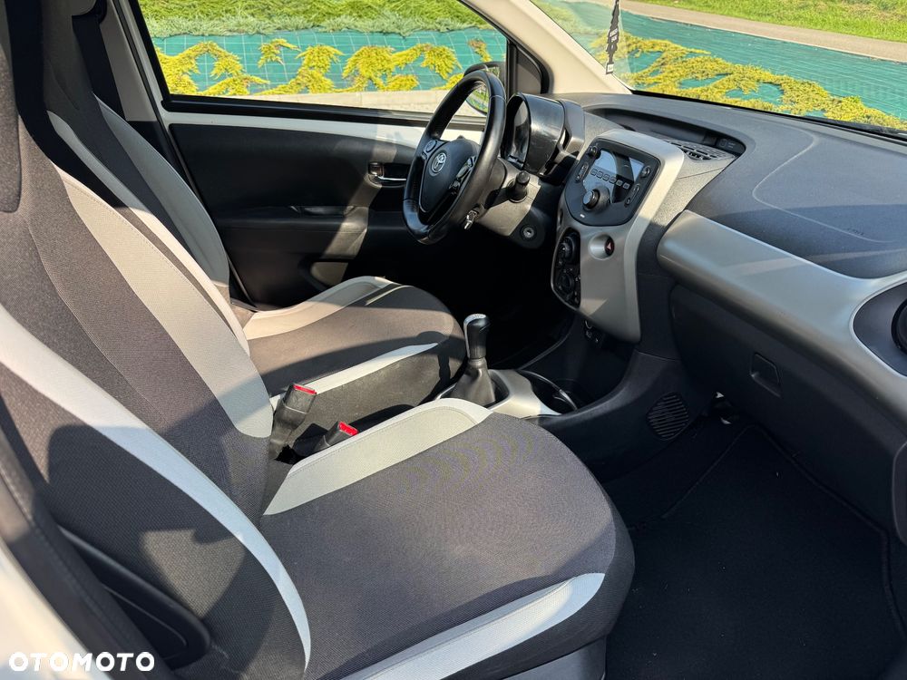 Toyota Aygo 1.0 VVT-i Sprint EU6 - 6