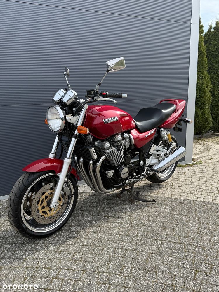 Yamaha XJR - 7