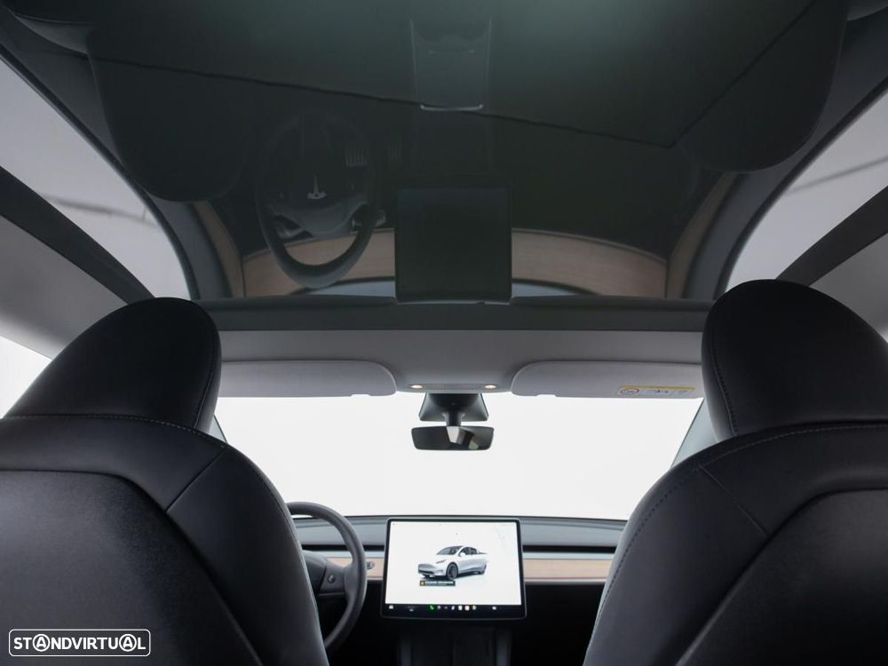 Tesla Model Y Performance Dual Motor AWD — fotografia 6