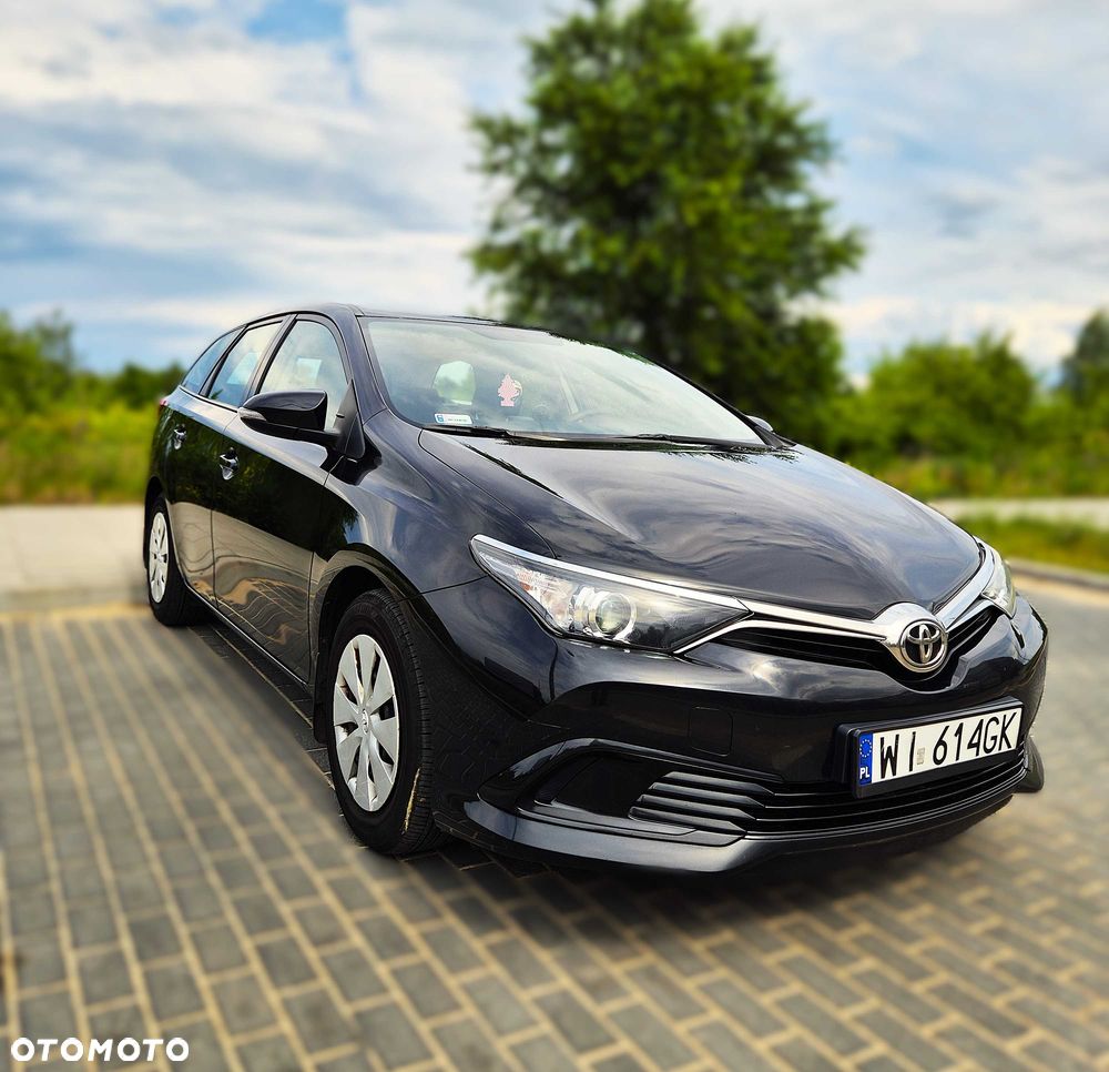 Toyota Auris - 1