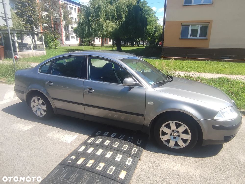 Volkswagen Passat 1.9 TDI Comfortline - 3