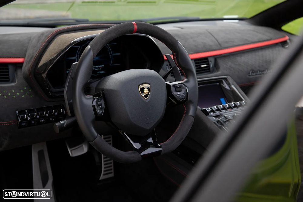 Lamborghini Aventador LP780-4 Ultimae Roadster - 30