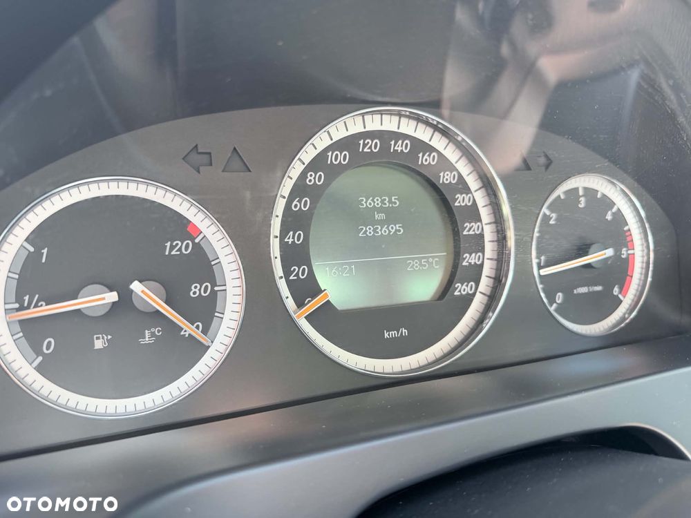 Mercedes-Benz Klasa C 220 CDI Elegance - 12