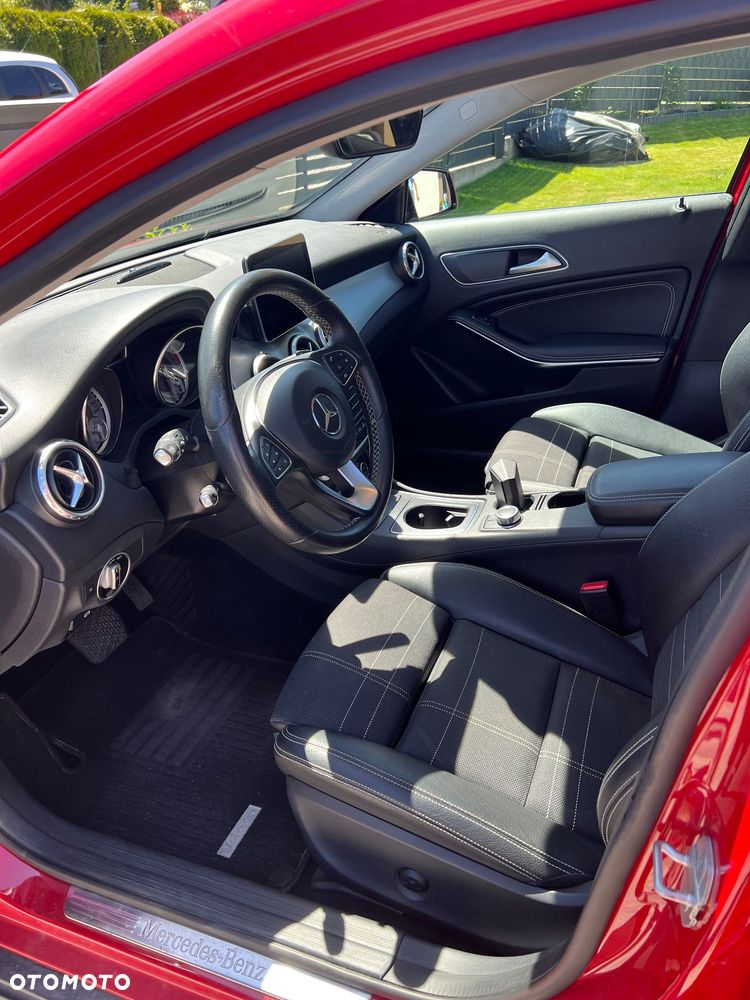 Mercedes-Benz GLA 250 4-Matic - 11